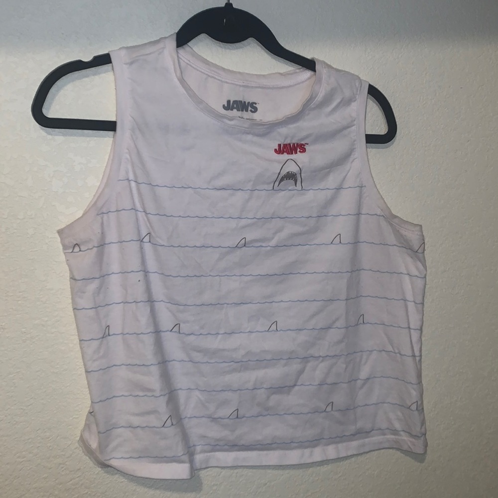 Shark tank top